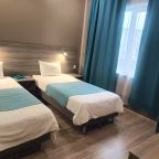 room для двоих: две односпальные кровати