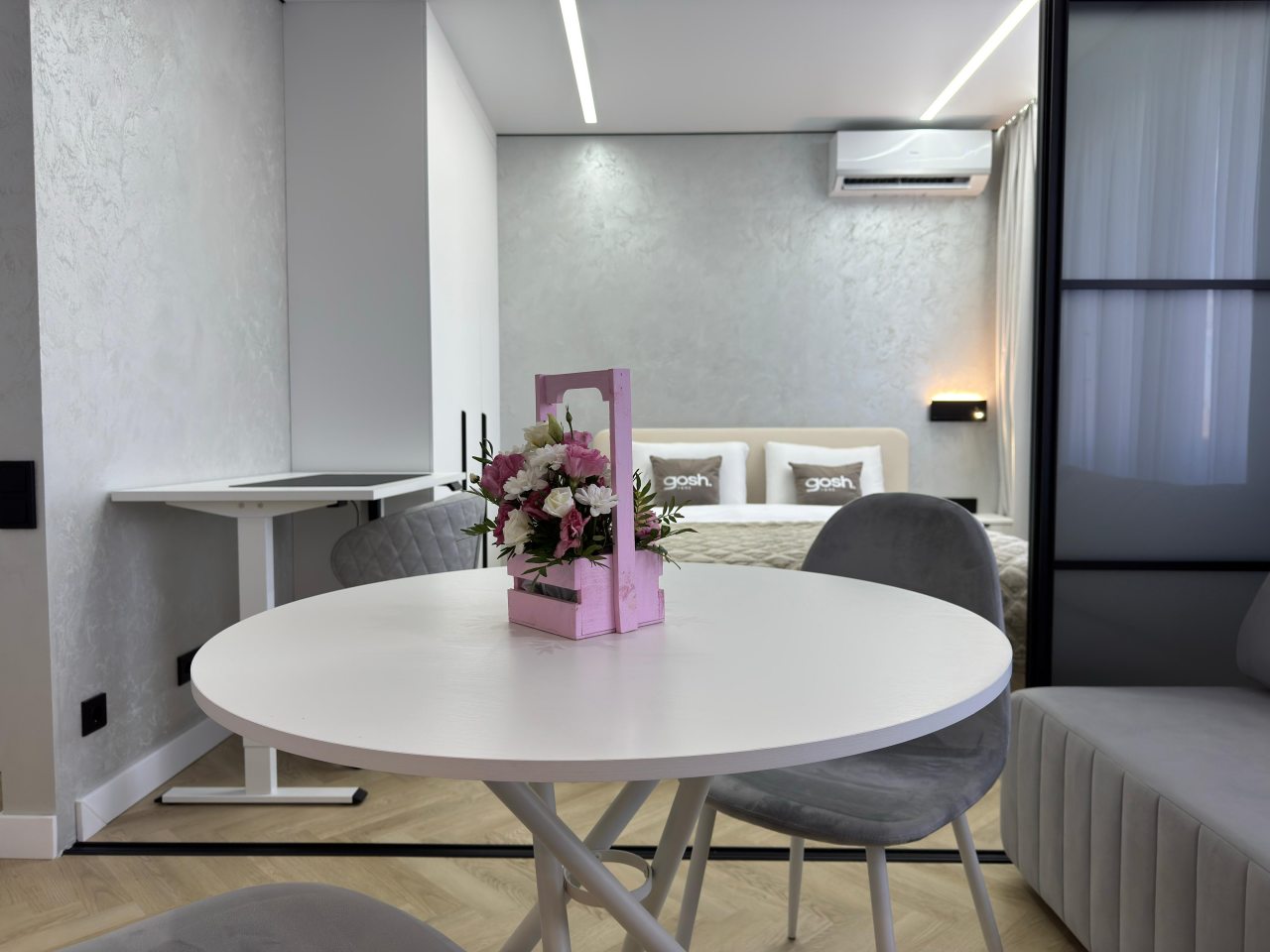 Апартаменты (Апартаменты на Новгородской 22), Апартаменты GOSH