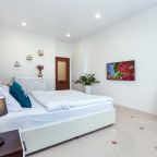 Апартаменты (Малыгина 90, кв.382), Апартаменты GOSH