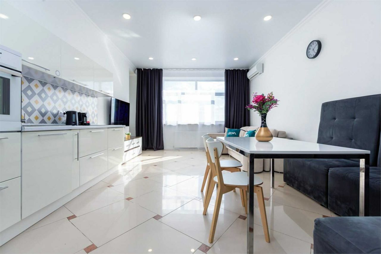 Апартаменты (Малыгина 90, кв.382), Апартаменты GOSH