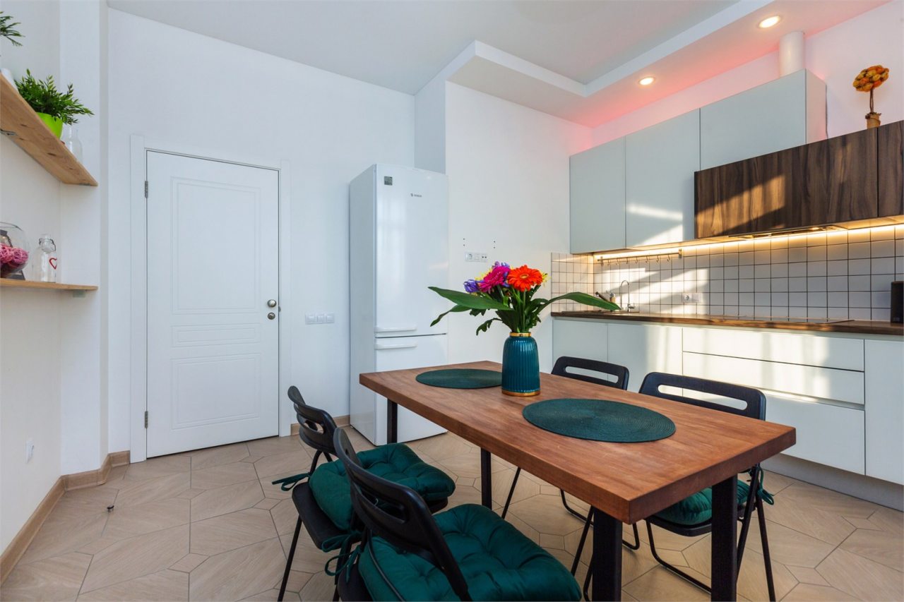 Апартаменты (Малыгина 90, кв.581), Апартаменты GOSH