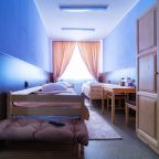 Трёхместный и более (Отдельный номер 3 односпальных кровати), Хостел Кольский 126