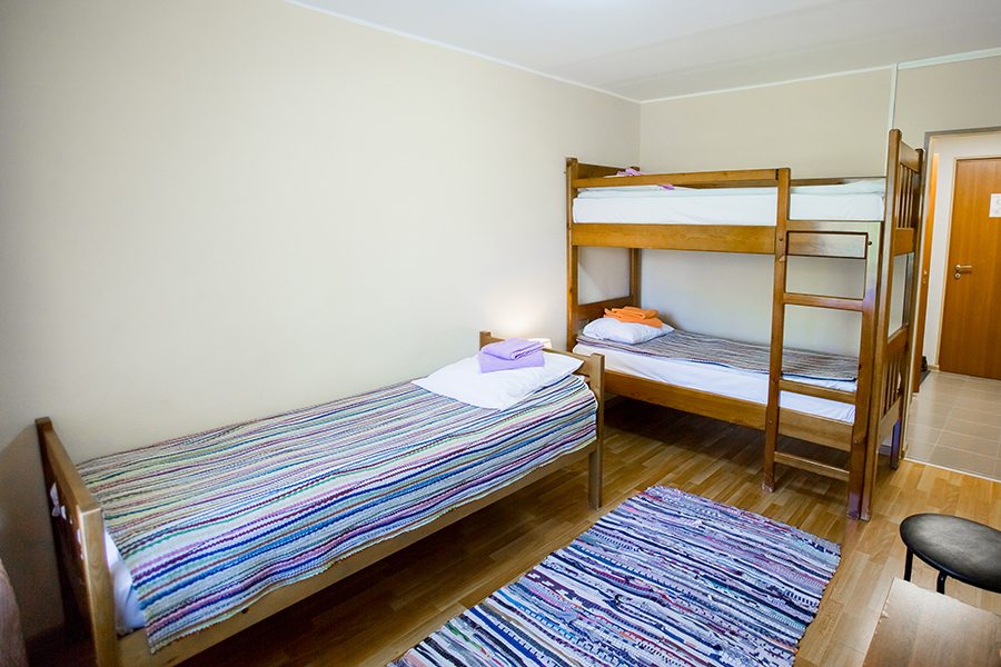 Трёхместный и более (Кровать в 3-х местном номере) гостиничного комплекса Сегежа