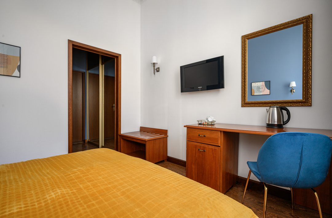 Двухместный (Двухместный номер с балконом (двуспальная кровать)), Отель РиверСайд Сенная Площадь