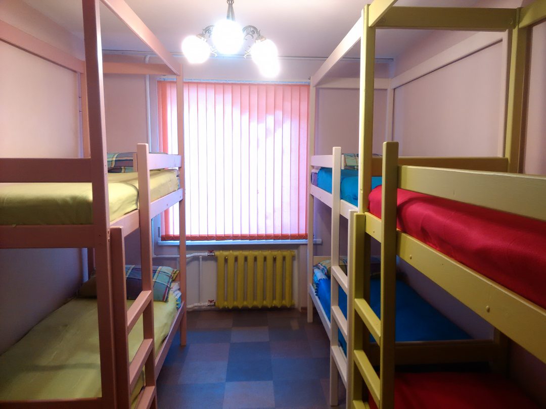 Шестиместный (Шестиместный номер эконом-класса с 3-мя двухъярусными кроватями) мини-отеля Вышка, Псков