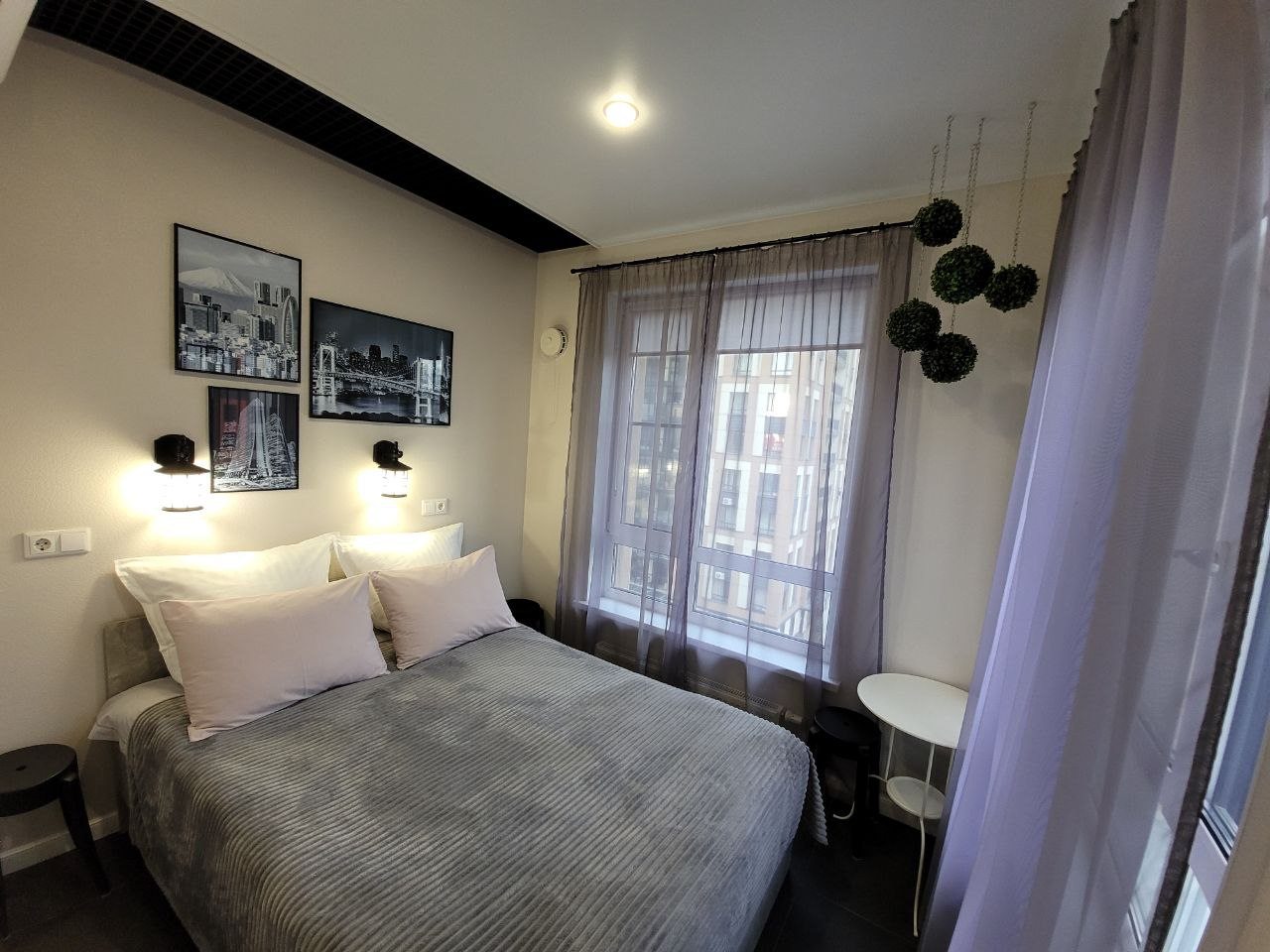 Апартаменты (Студия с тремя окнами), Апартаменты Города и страны