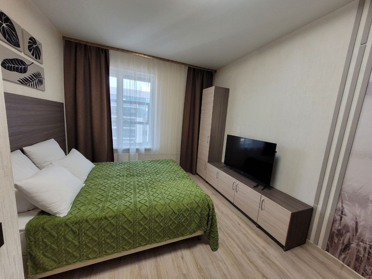 Апартаменты (Апартаменты с лоджией на  Пулковском шоссе 14Е), Апартаменты Города и страны