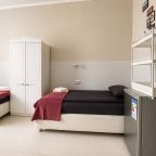 Четырехместный (Номер с четырьмя односпальными кроватями), 33 Отель