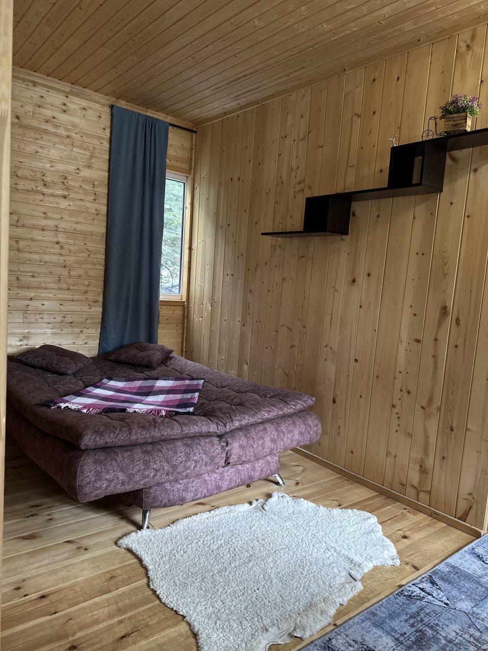 Коттедж (В хвойном лесу), Гостевой дом Архыз у Зухры