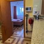 Апартаменты (Апартаменты (Стандарт двухкомнатный (N 13), 2 линия, полуцоколь)), Апарт-отель Локейт