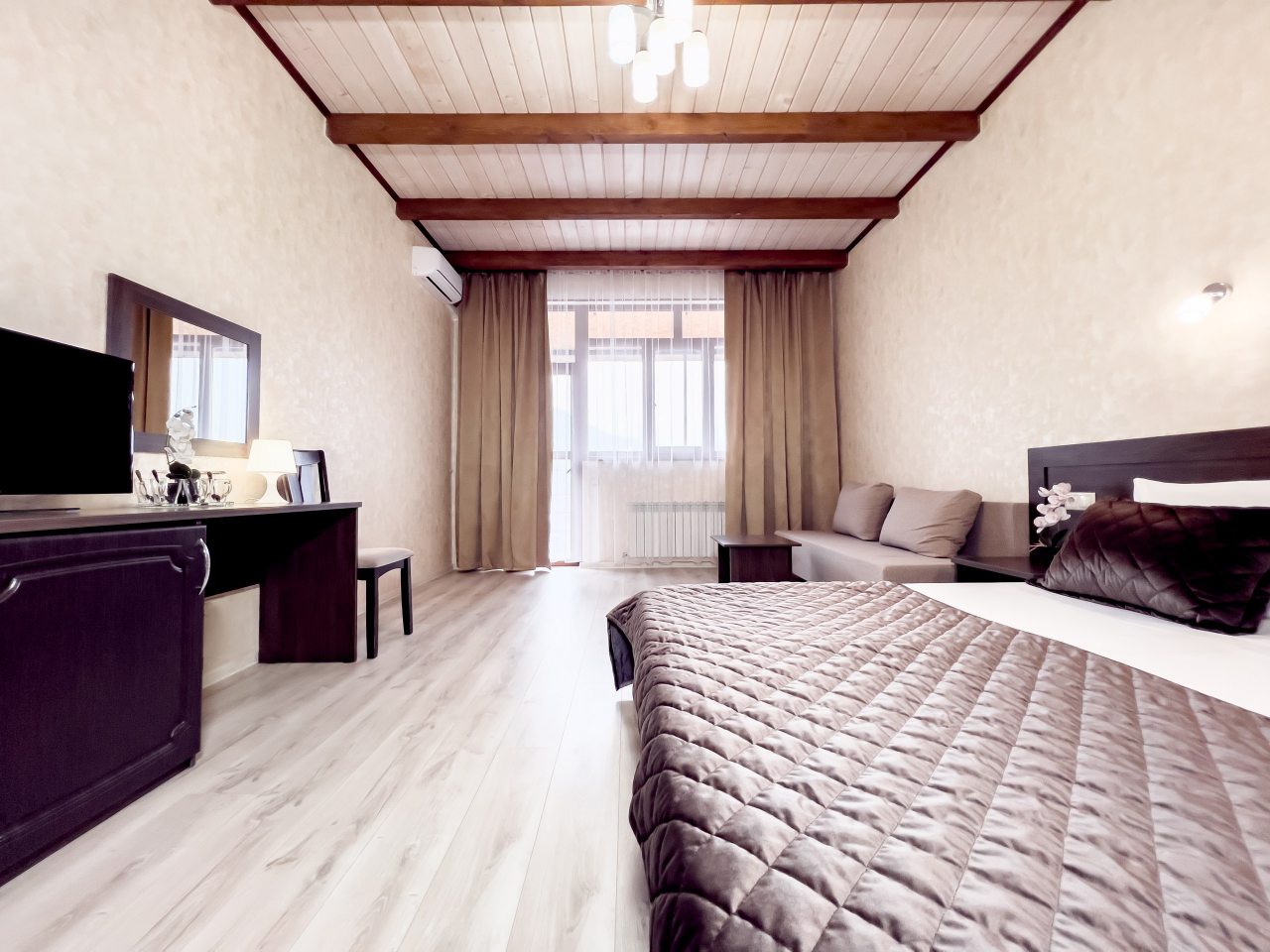 Люкс (С балконом и видом на горы), Отель Greek House