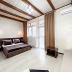 De Luxe (Делюкс с балконом и видом на горы), Отель Greek House