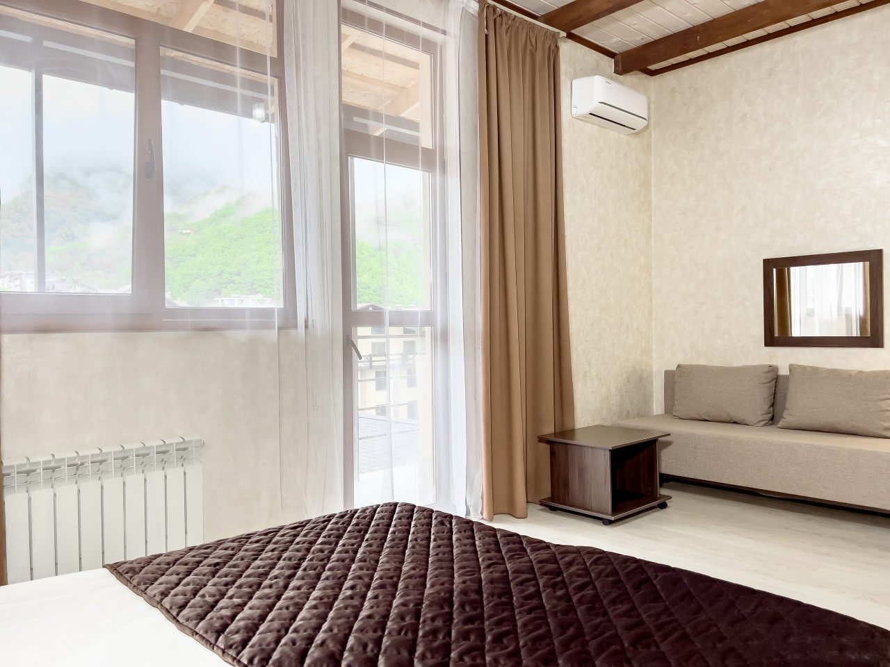 De Luxe (Делюкс с балконом и видом на горы), Отель Greek House