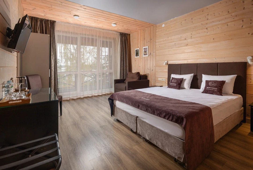 De Luxe (С видом на Вуоксу), Загородный клуб Жемчужина