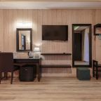 Полулюкс (Семейный с отдельным входом и собственной террасой и видом на территорию), Загородный клуб Жемчужина