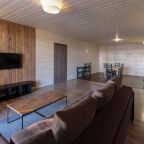 Шале (На 6 персон с сауной (вид на Вуоксу)), Загородный клуб Жемчужина