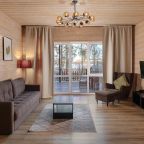 Шале (Люкс на 8 персон с террасой и видом на Вуоксу), Загородный клуб Жемчужина