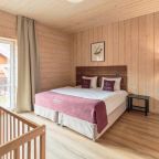 Шале (Люкс на 8 персон с террасой и видом на Вуоксу), Загородный клуб Жемчужина