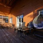 Шале (Люкс на 8 персон с террасой и видом на Вуоксу), Загородный клуб Жемчужина