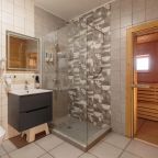 Коттедж (На 8 персон с террасой и видом на Вуоксу), Загородный клуб Жемчужина