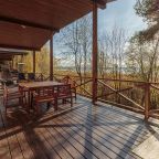 Коттедж (На 8 персон с террасой и видом на Вуоксу), Загородный клуб Жемчужина