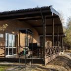 Коттедж (На 8 персон с террасой и видом на Вуоксу), Загородный клуб Жемчужина