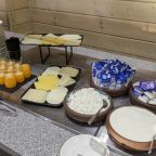 Ресторан («шведский стол»), Загородный клуб Жемчужина