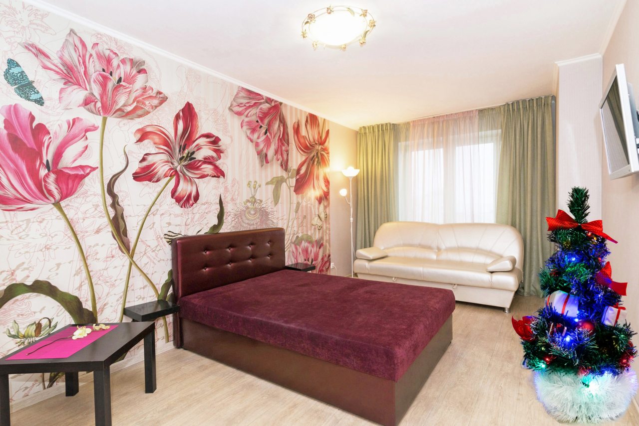 Четырехместный (Тюльпаны), Апартаменты Гостиный Дворъ и Ко на Щорса 103