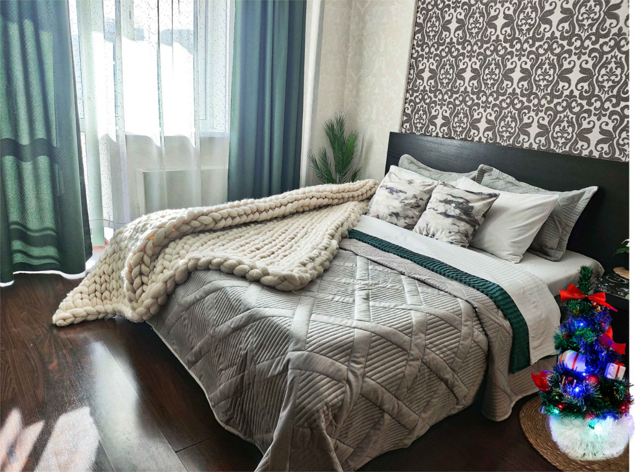 Семейный (Изумруд), Апартаменты Гостиный Дворъ и Ко на Щорса 103