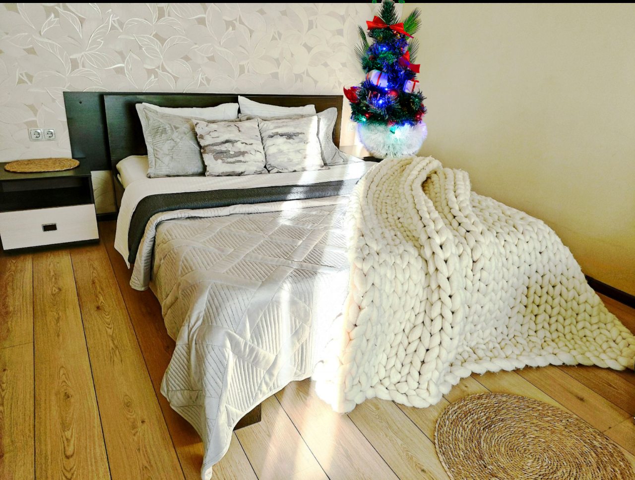 Студио (Город), Апартаменты Гостиный Дворъ и Ко на Щорса 103