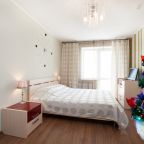 Четырехместный (Монро), Апартаменты Гостиный Дворъ и Ко на Щорса 103