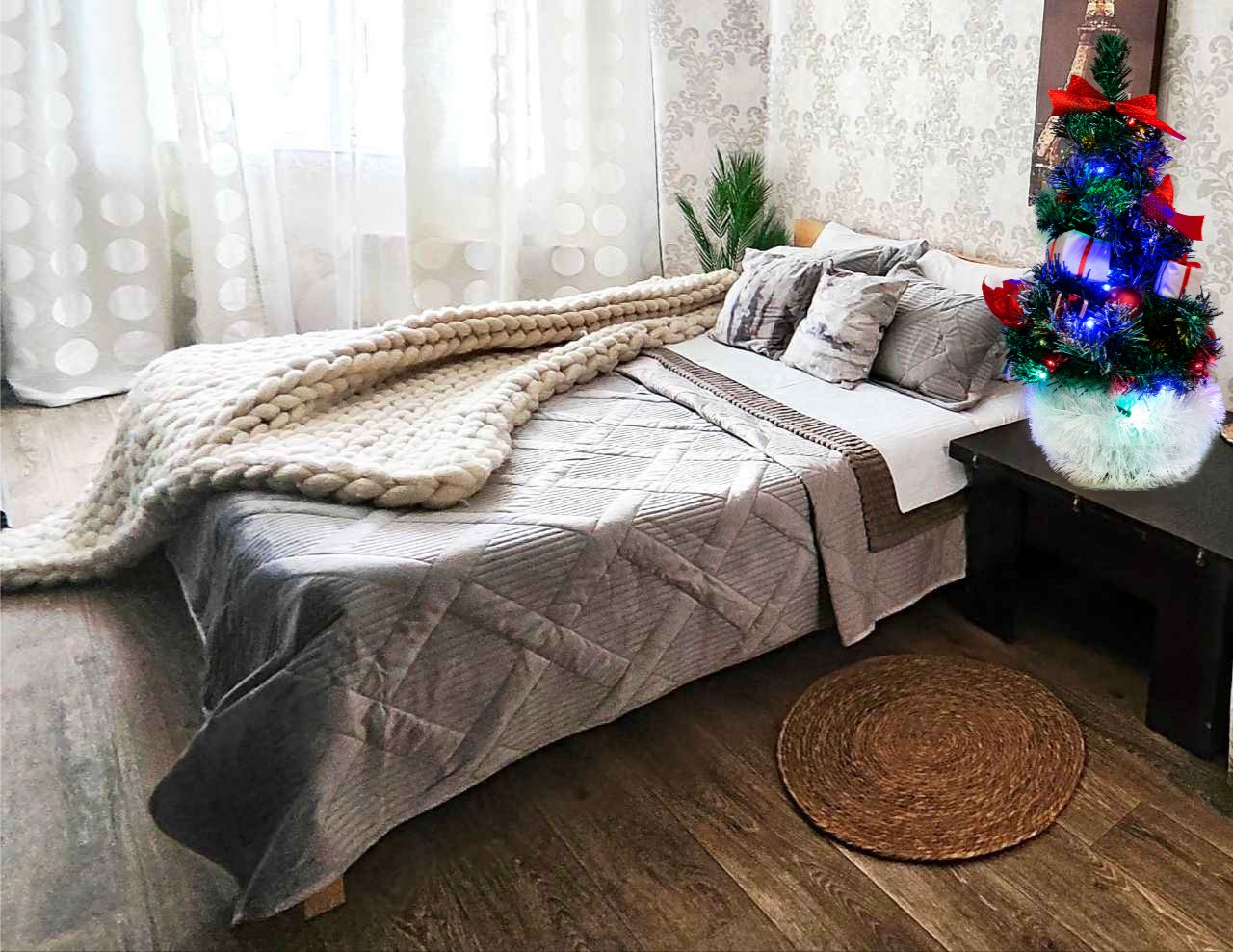 Семейный (Панорама), Апартаменты Гостиный Дворъ и Ко на Щорса 103