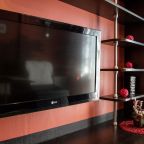 Люкс (Хроника), Апартаменты Гостиный Дворъ и Ко на Щорса 103