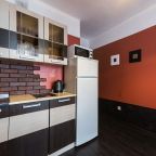 Люкс (Хроника), Апартаменты Гостиный Дворъ и Ко на Щорса 103