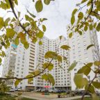 Смешенная парковка, Апартаменты Гостиный Дворъ и Ко на Щорса 103