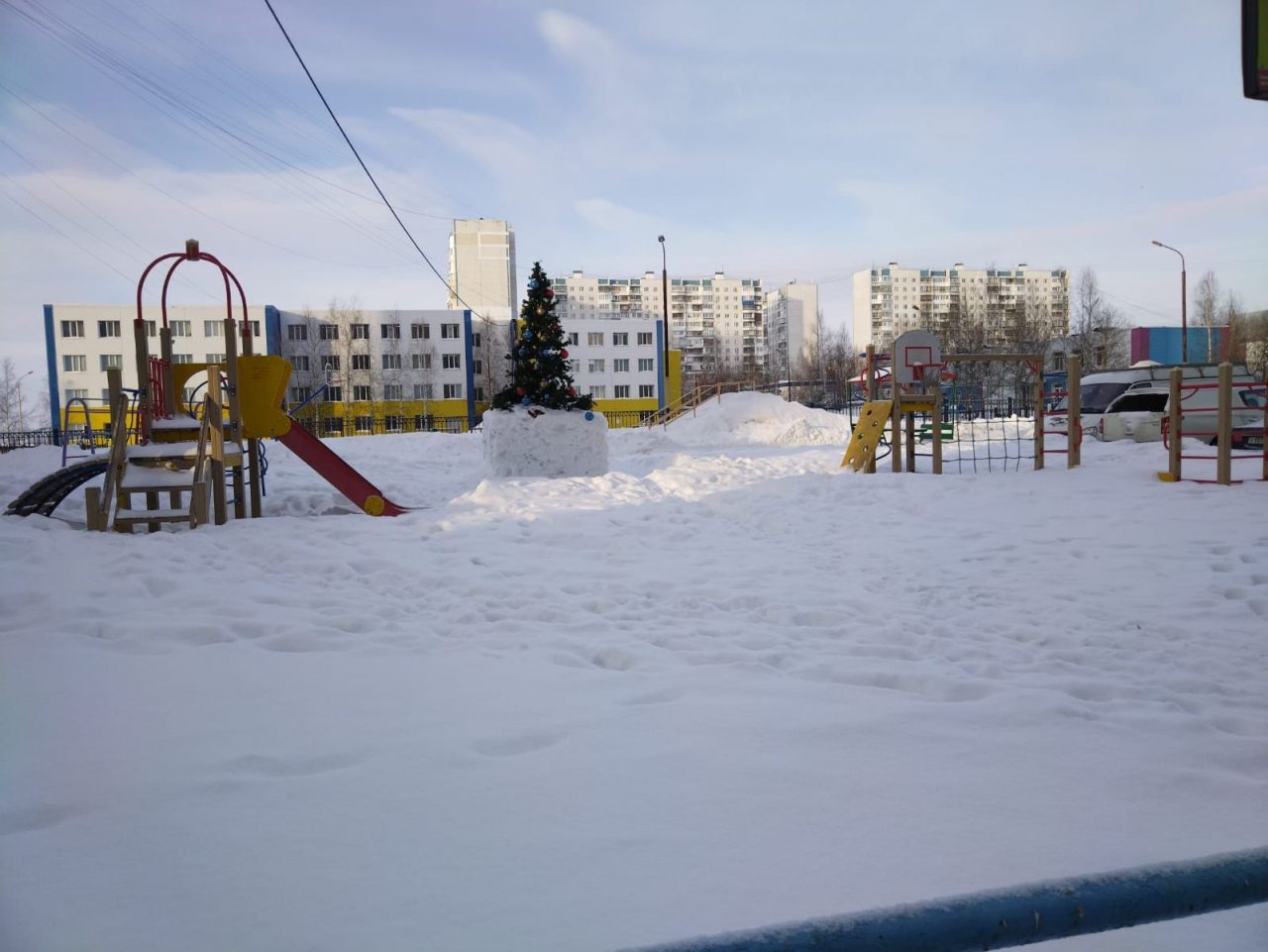 Детская площадка, Апартаменты Пять Звёзд с видом на Обь