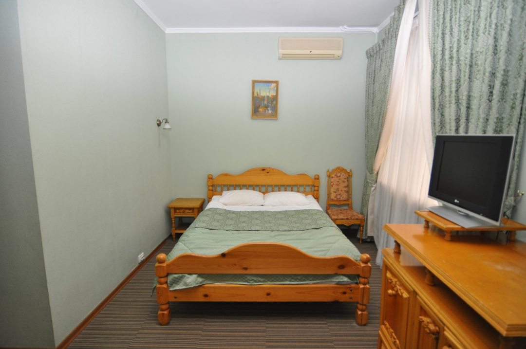 Двухместный (Улучшенный с 1 двуспальной кроватью) гостиницы Постоялый двор Классик, Свобода
