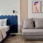 Спальня. Кровать и диван.