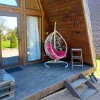 Качели, Гостевой дом Рай в шалаше в Коробицыно