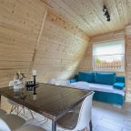 Шале (Большой дом), Гостевой дом Рай в шалаше в Коробицыно