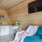 Шале (Большой дом), Гостевой дом Рай в шалаше в Коробицыно