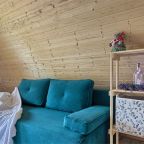 Шале (Большой дом), Гостевой дом Рай в шалаше в Коробицыно