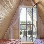 Шале (Большой дом), Гостевой дом Рай в шалаше в Коробицыно