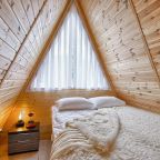 Шале (Большой дом), Гостевой дом Рай в шалаше в Коробицыно