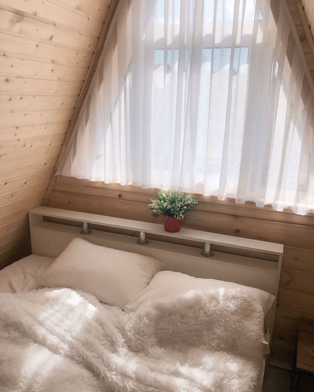 Шале (Большой дом), Гостевой дом Рай в шалаше в Коробицыно