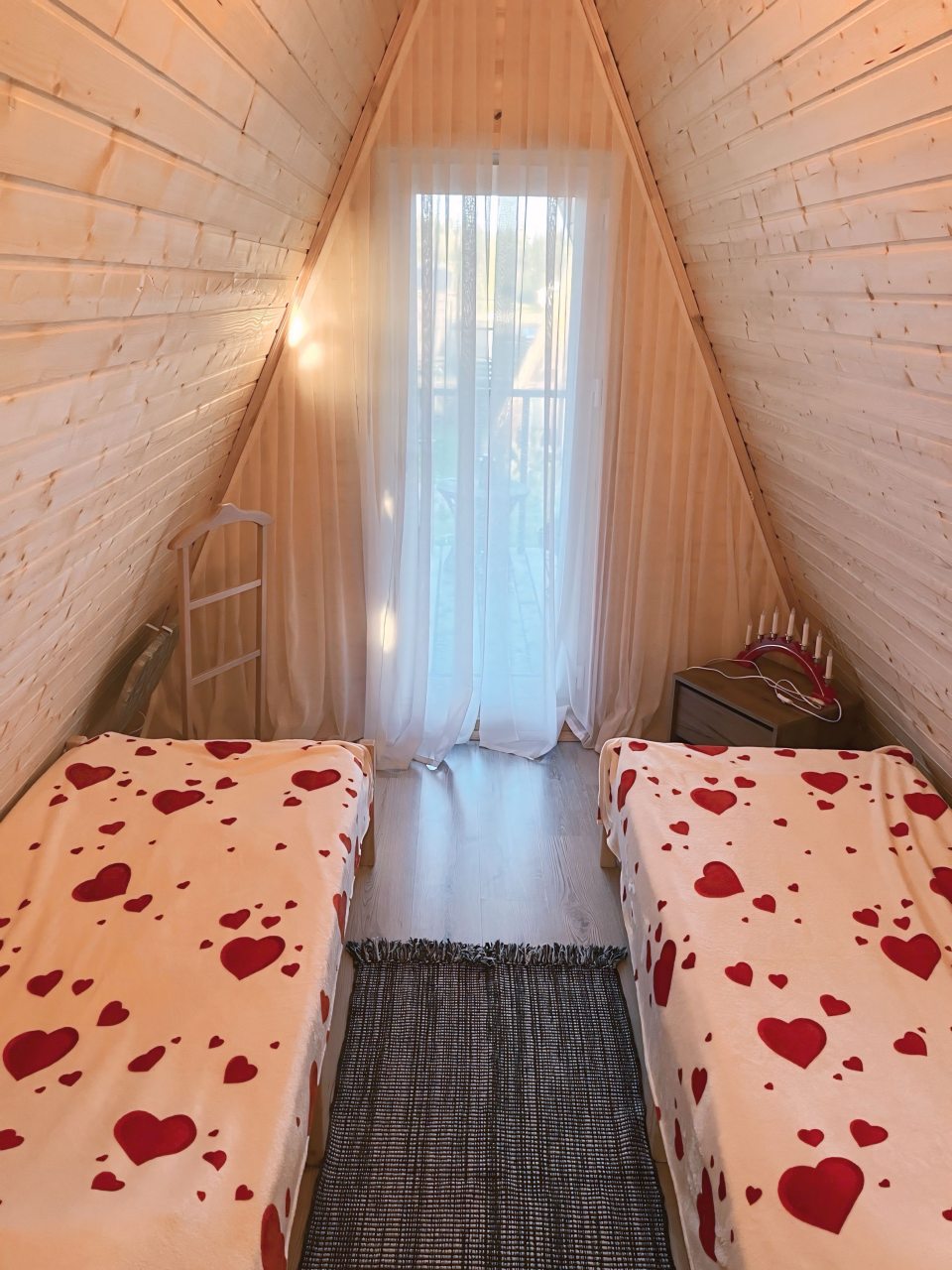 Шале (Большой дом), Гостевой дом Рай в шалаше в Коробицыно