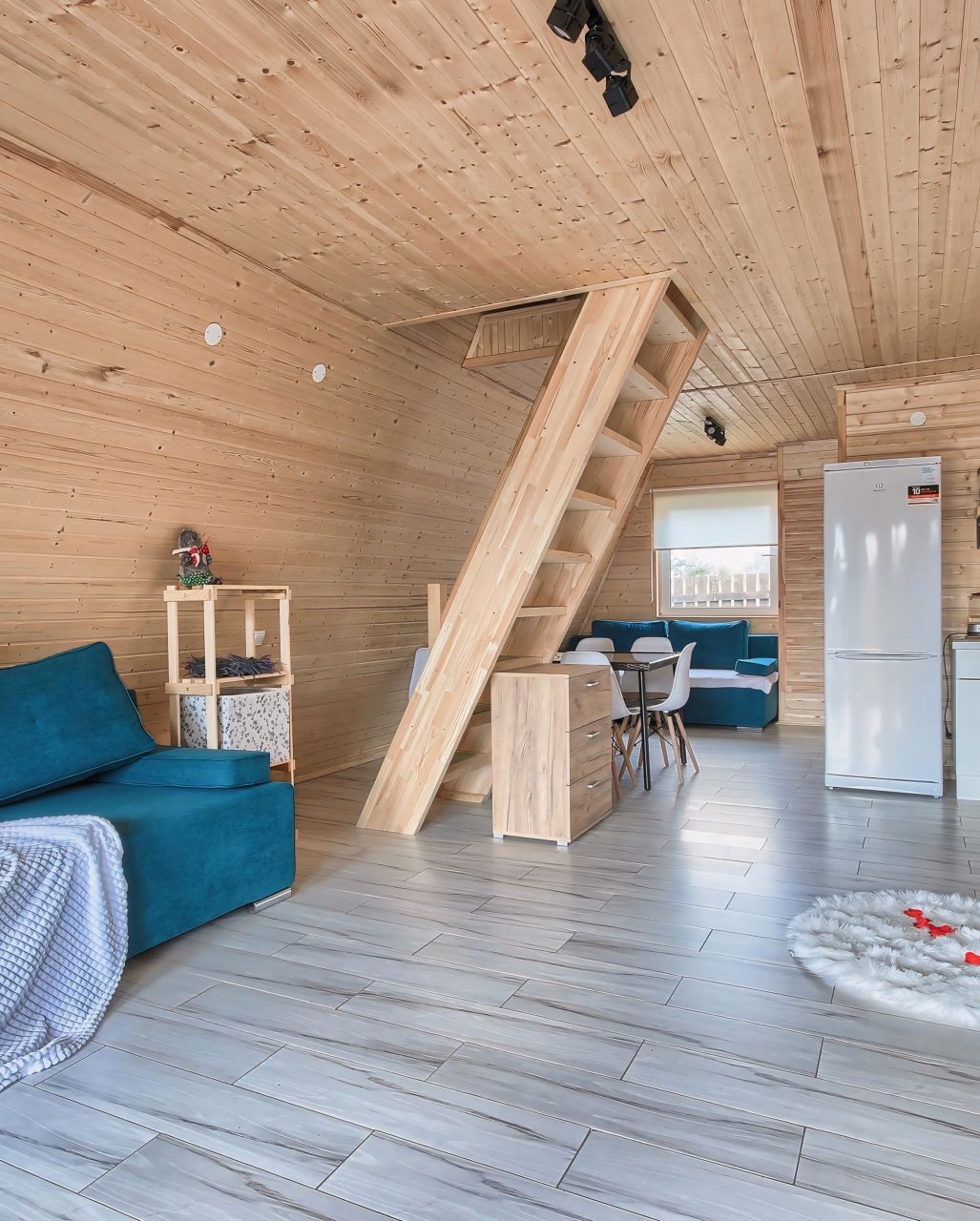 Шале (Большой дом), Гостевой дом Рай в шалаше в Коробицыно