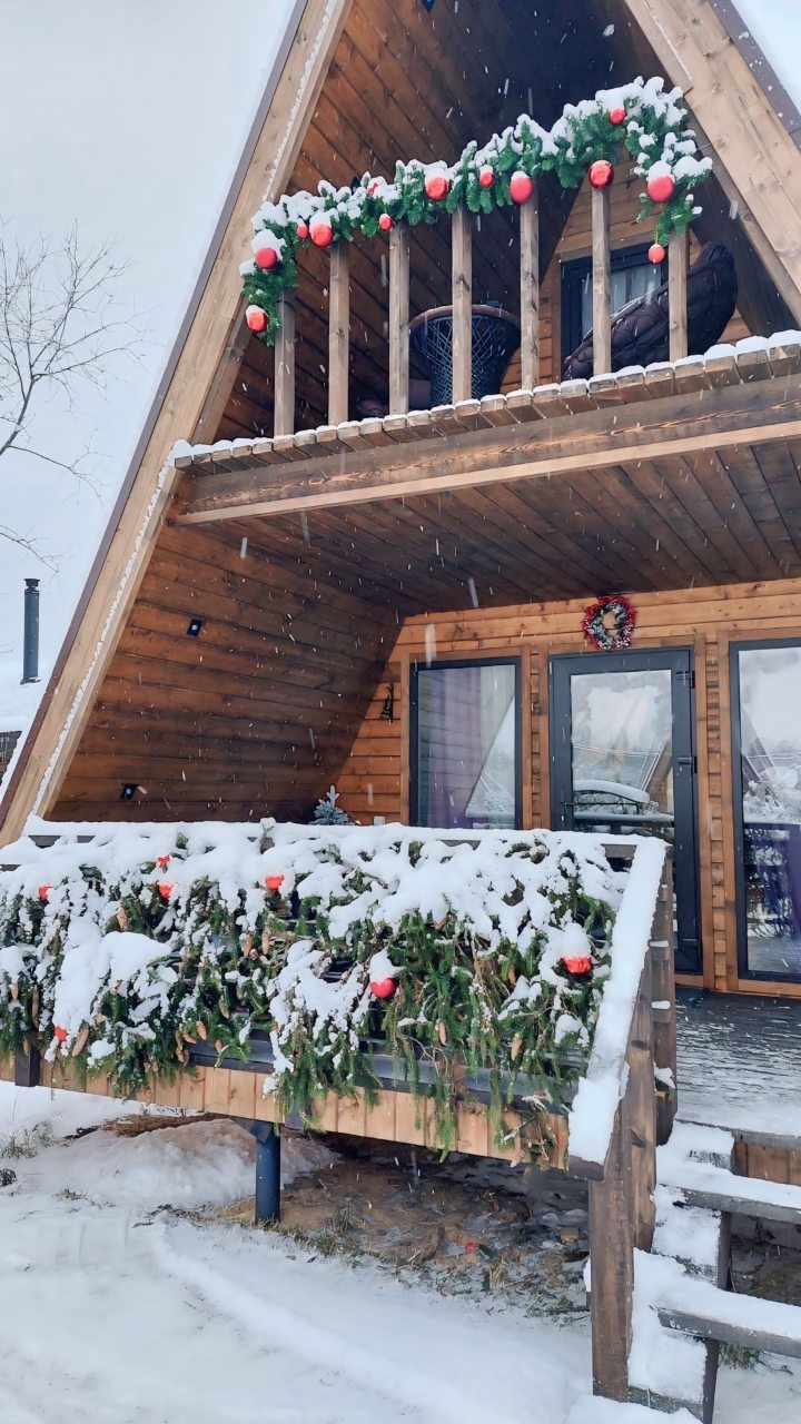 Шале (Большой дом), Гостевой дом Рай в шалаше в Коробицыно