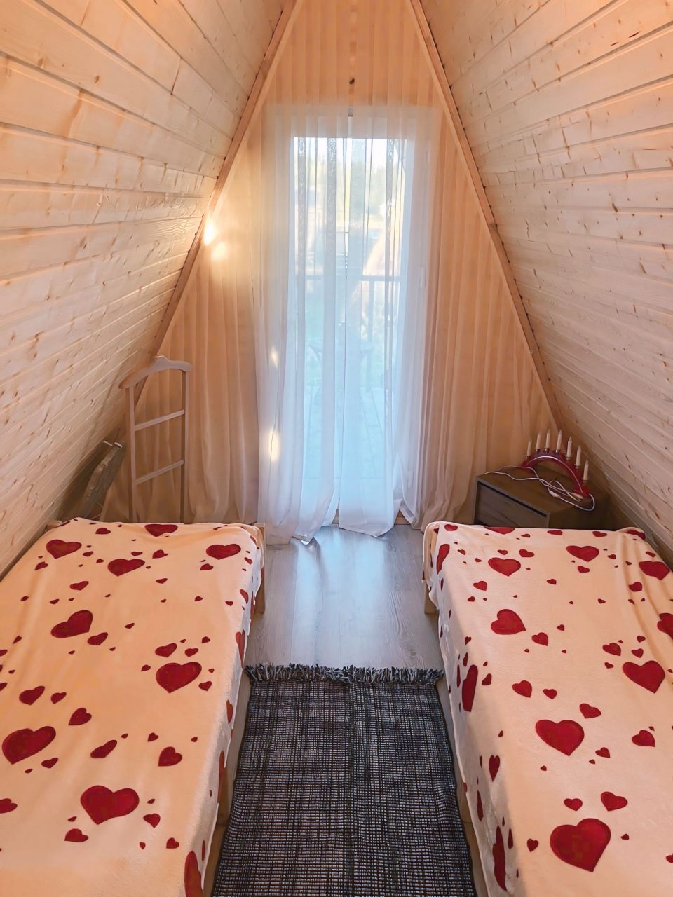 Шале (Большой дом), Гостевой дом Рай в шалаше в Коробицыно