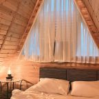 Шале (Шале 2), Гостевой дом Рай в шалаше в Коробицыно